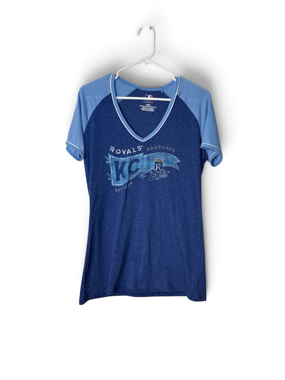 MLB T-Shirt Women’s Medium Kansas City Royals Baseball V-Neck Blue Short Sleeve